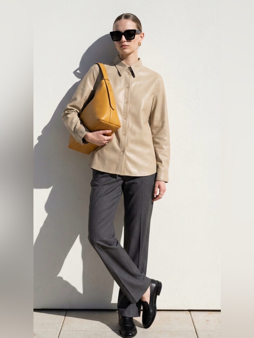 Aritzia Babaton Pelli Hip Shirt Shacket Tan Relaxed Button Up Womens Size M